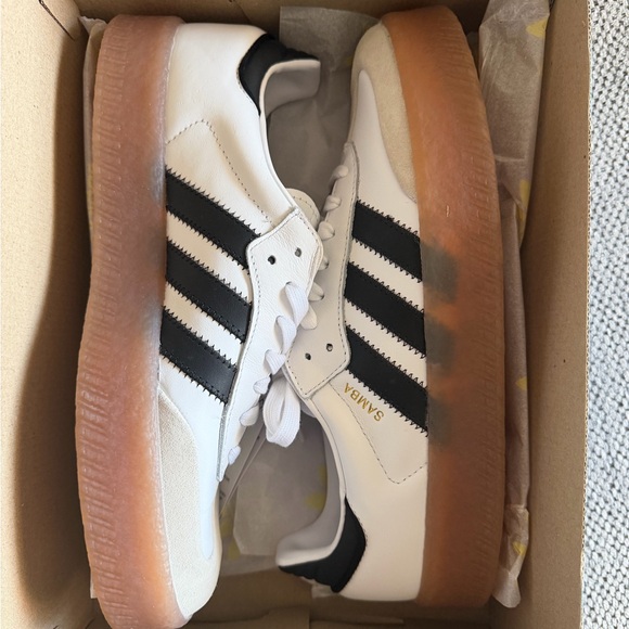 adidas Shoes - Adidas Women’s sz 9.5 Sambae Shoes